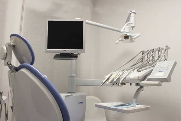 مطب دکتر محمد عادلی دندانپزشک