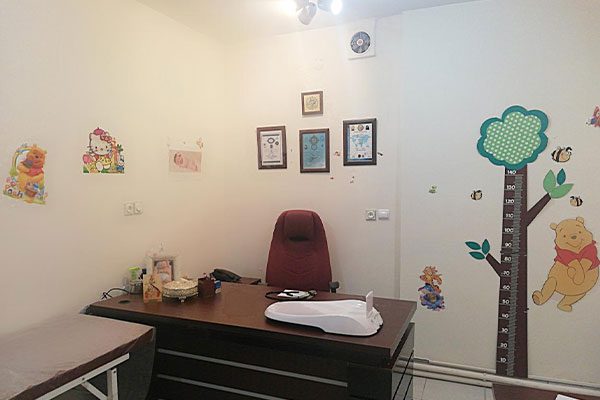 دکتر بابک بیگی فوق تخصص نوزادان