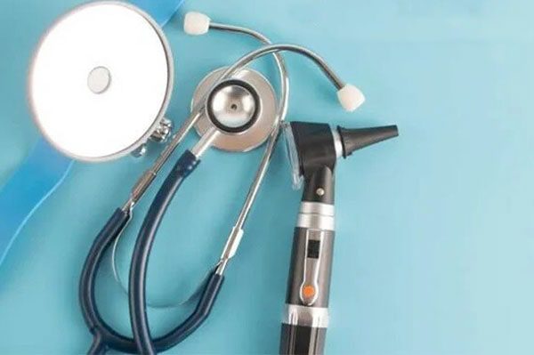 دکترپریسا دمیرچی متخصص گوش حلق بینی