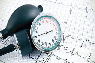 دلایل و کمک های اولیه هنگام افت فشار خون